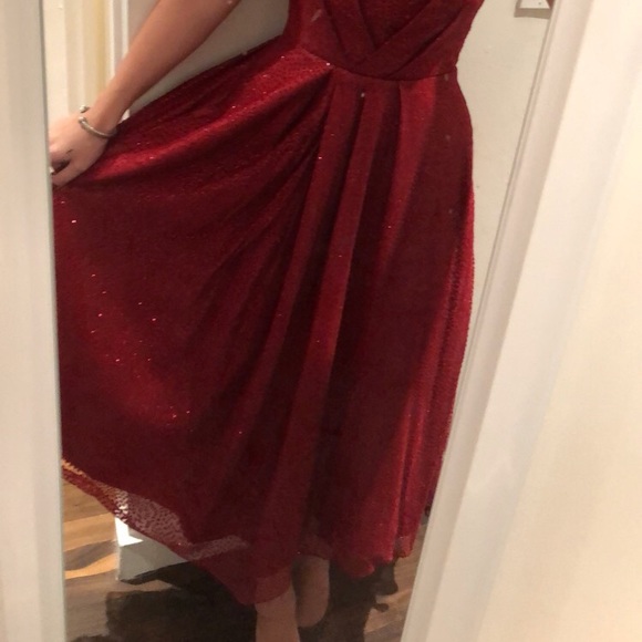 Red gown - Picture 5 of 5